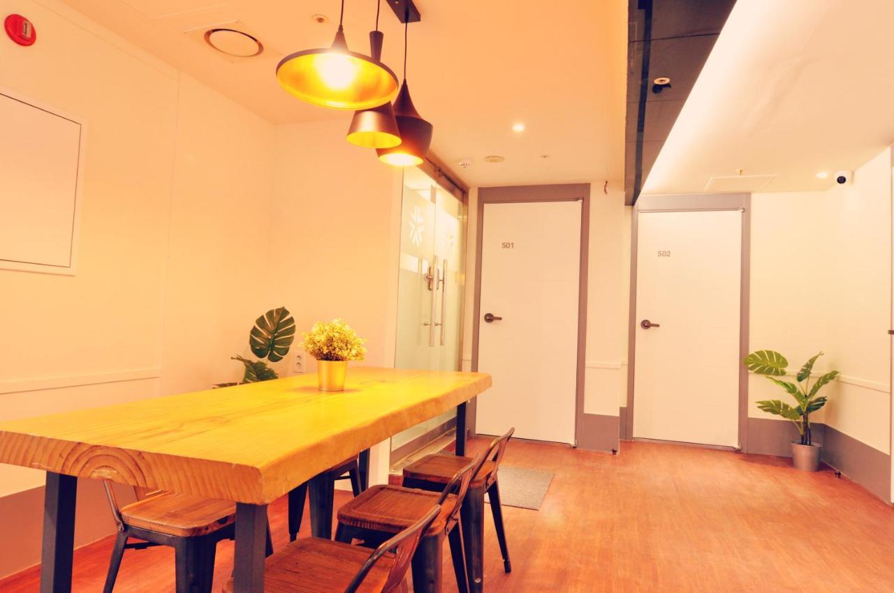 Oyo Hostel Myeongdong 3 Seoul Exterior photo