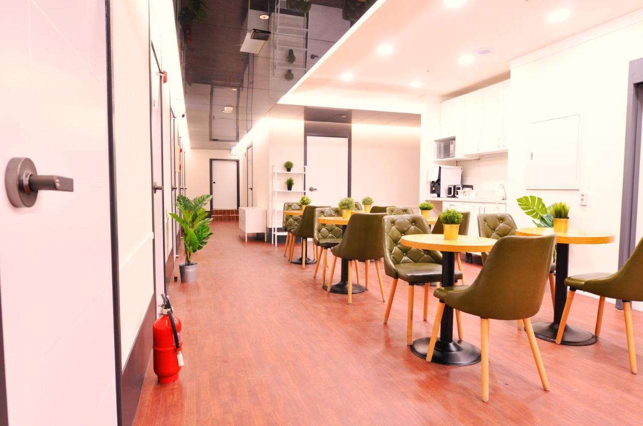 Oyo Hostel Myeongdong 3 Seoul Exterior photo